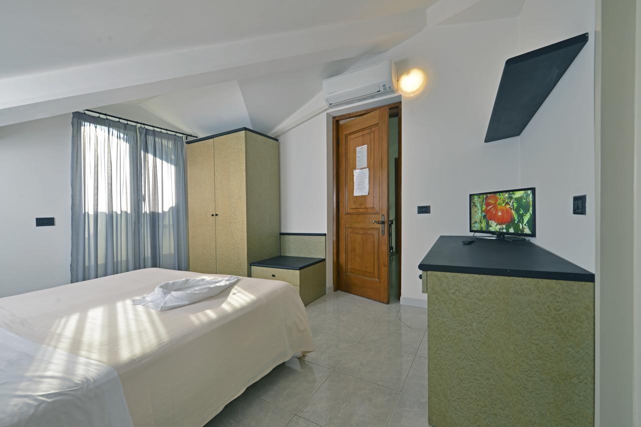 Hotel Garden Bocca Di Magra Eksteriør billede